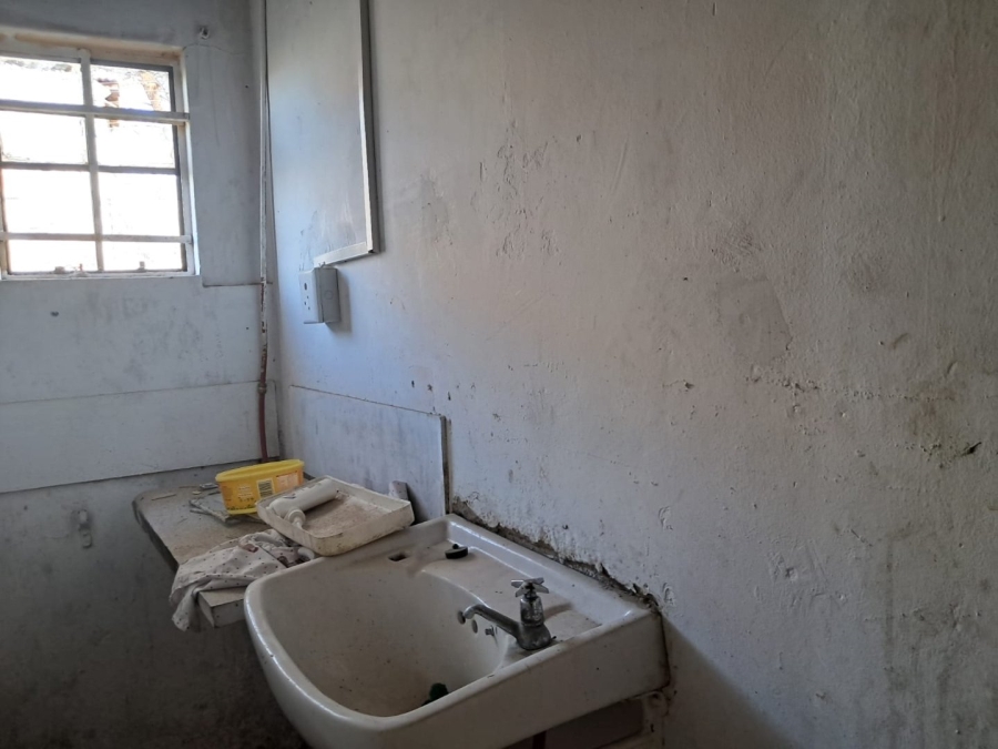 Commercial Property for Sale in Cape Road Industrial Eastern Cape